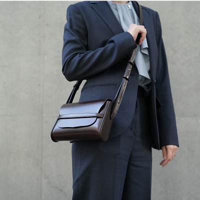 SADDLE PULL UP / TREVOR